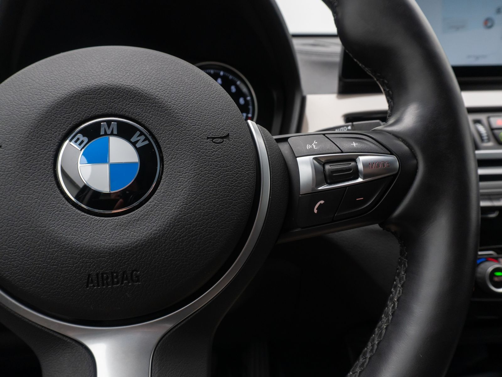 Fahrzeugabbildung BMW X1 xD20i xLine Kamera Lenkrhzg Navi+HUD DAB HiFi