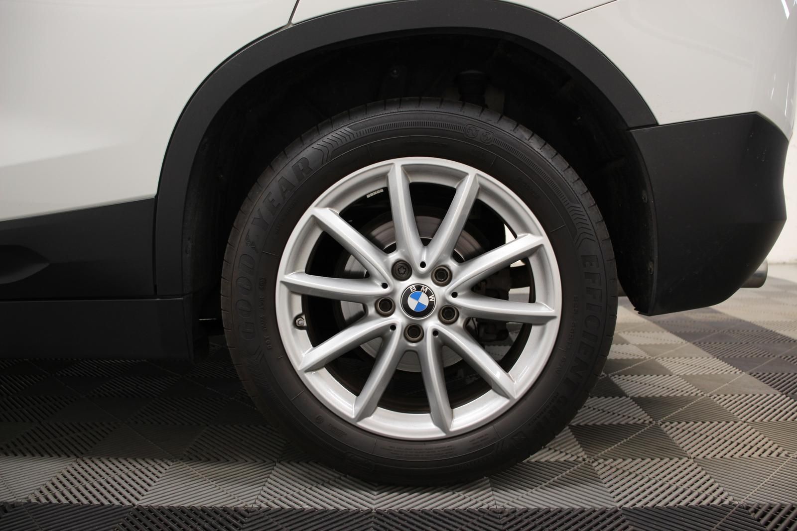 BMW X2 xDrive 18i TEMP NAVI LED SHZ S.HEFT BT 2.HD foto 5