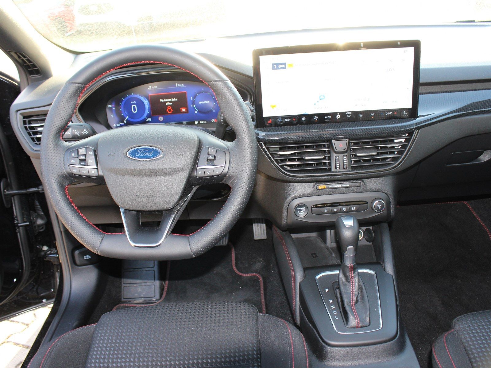 Fahrzeugabbildung Ford Focus ST-Line X 1,0 EcoBoost Start/Stopp