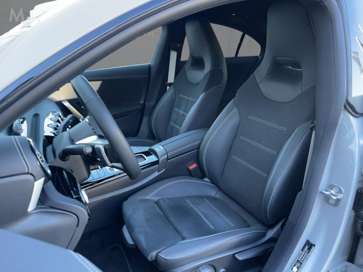 Fahrzeugabbildung Mercedes-Benz CLA 220 d AMG/Night/Kamera/Distr./AHK