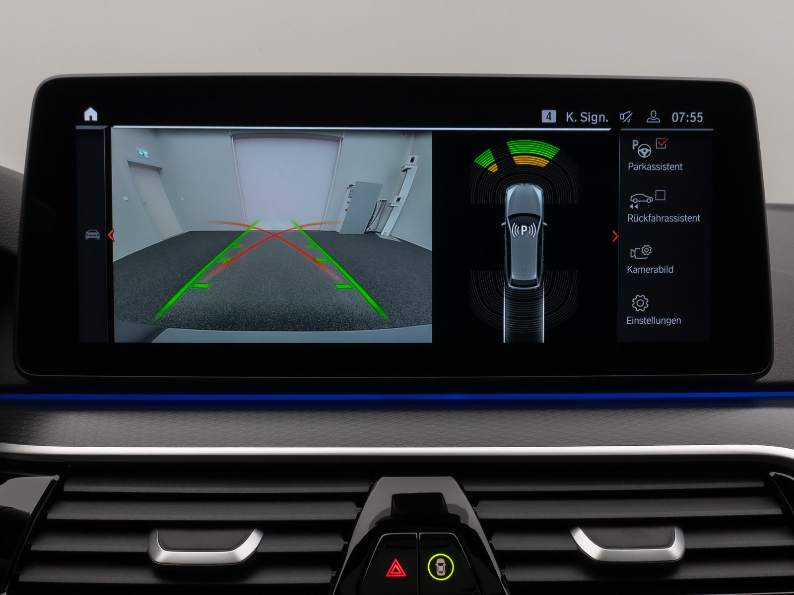 Fahrzeugabbildung BMW 520d xD M Sport Panorama Kamera DAB AHK Alarm
