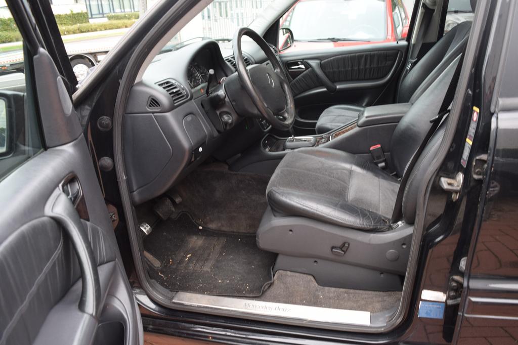 Mercedes-Benz ML 400