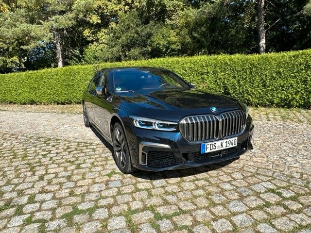 BMW M760 Li