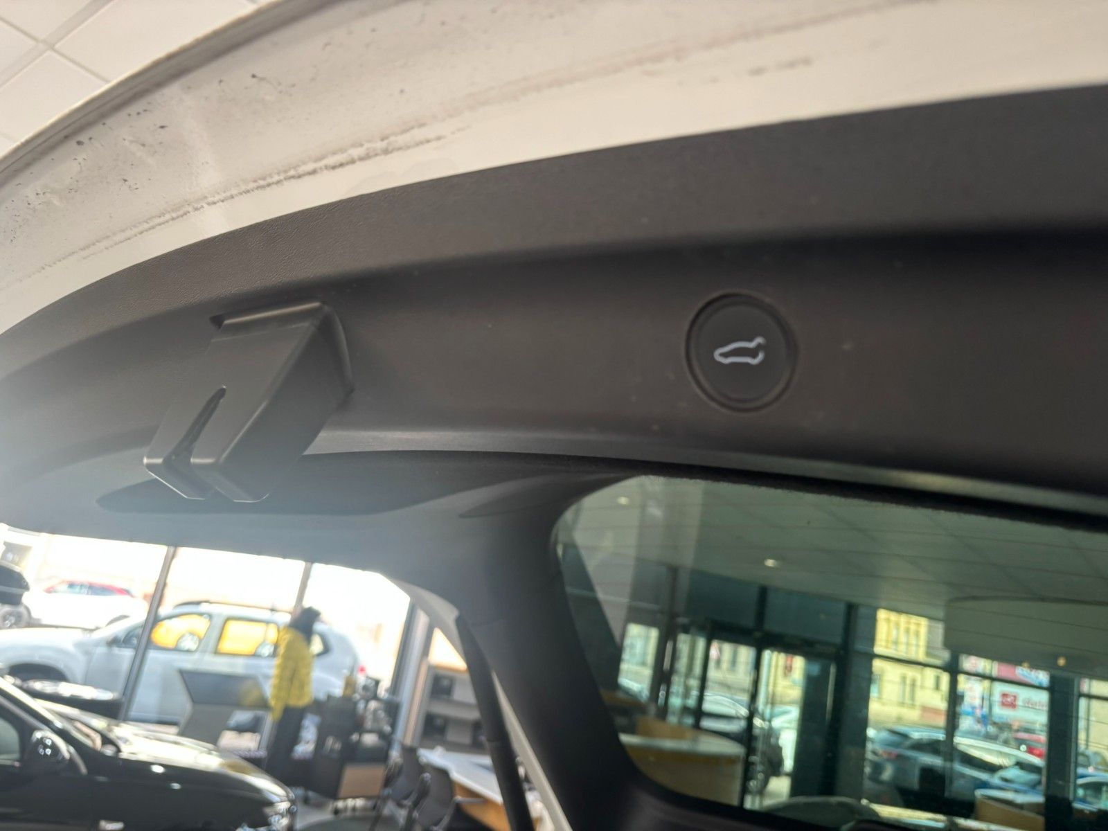 Fahrzeugabbildung Tesla Model Y Long Range Dual AWD SHZ/NAVI/19"ALU/ALLW