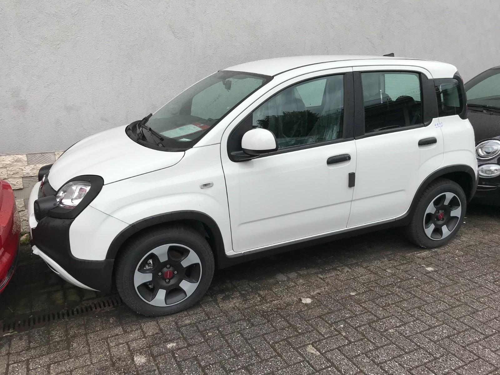 Fiat Panda 1.0 GSE Hybrid MY22 Cross City Sitzheizung