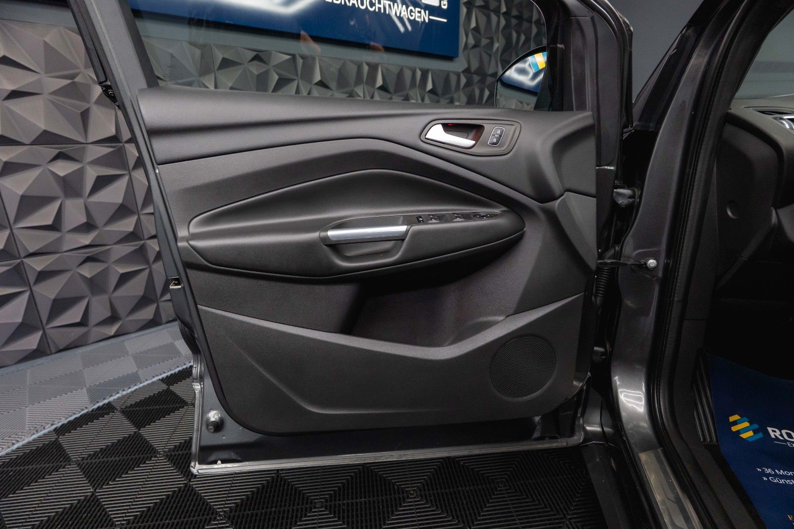 Fahrzeugabbildung Ford Kuga ST-Line 2.0 TDCi 4x4 *LED*Kamera*ACC*DAB*