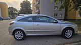 Opel Astra GTC 1.6 Edition mit Panoramadach - Opel Astra: Panoramadach