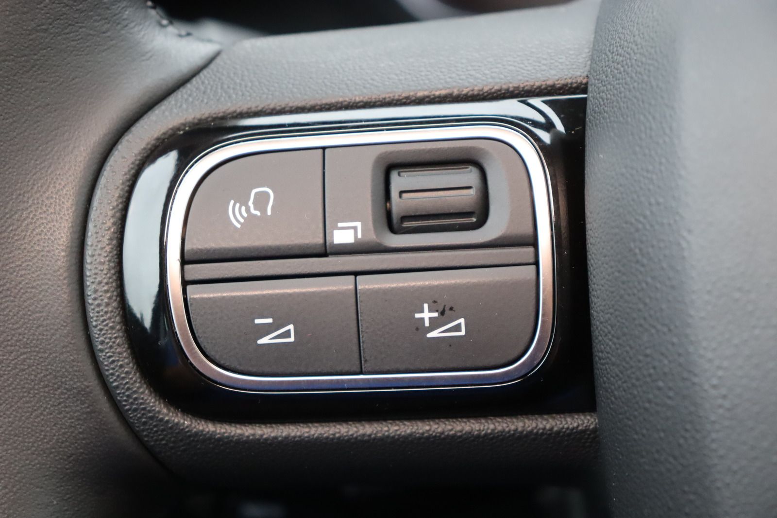 Fahrzeugabbildung Andere Citroën C3 Aircross PT 110 Shine * MwSt. ausw. *
