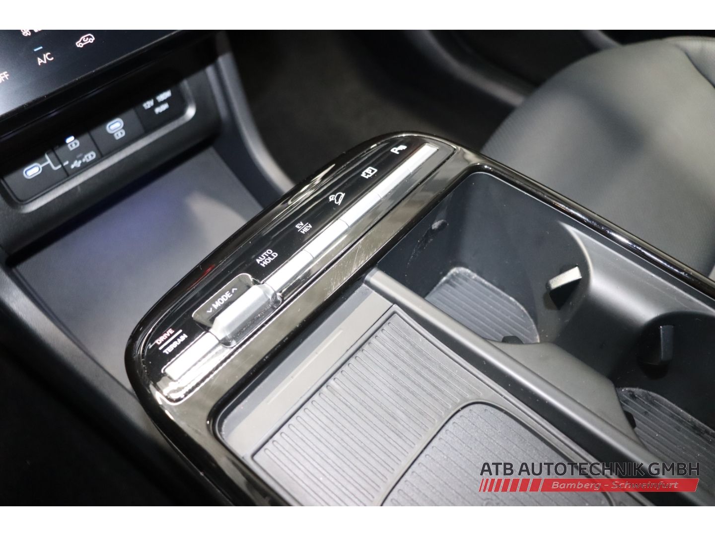Fahrzeugabbildung Hyundai Tucson Prime 1.6 T-GDI PHEV 4WD SOH 98,7%  HUD N