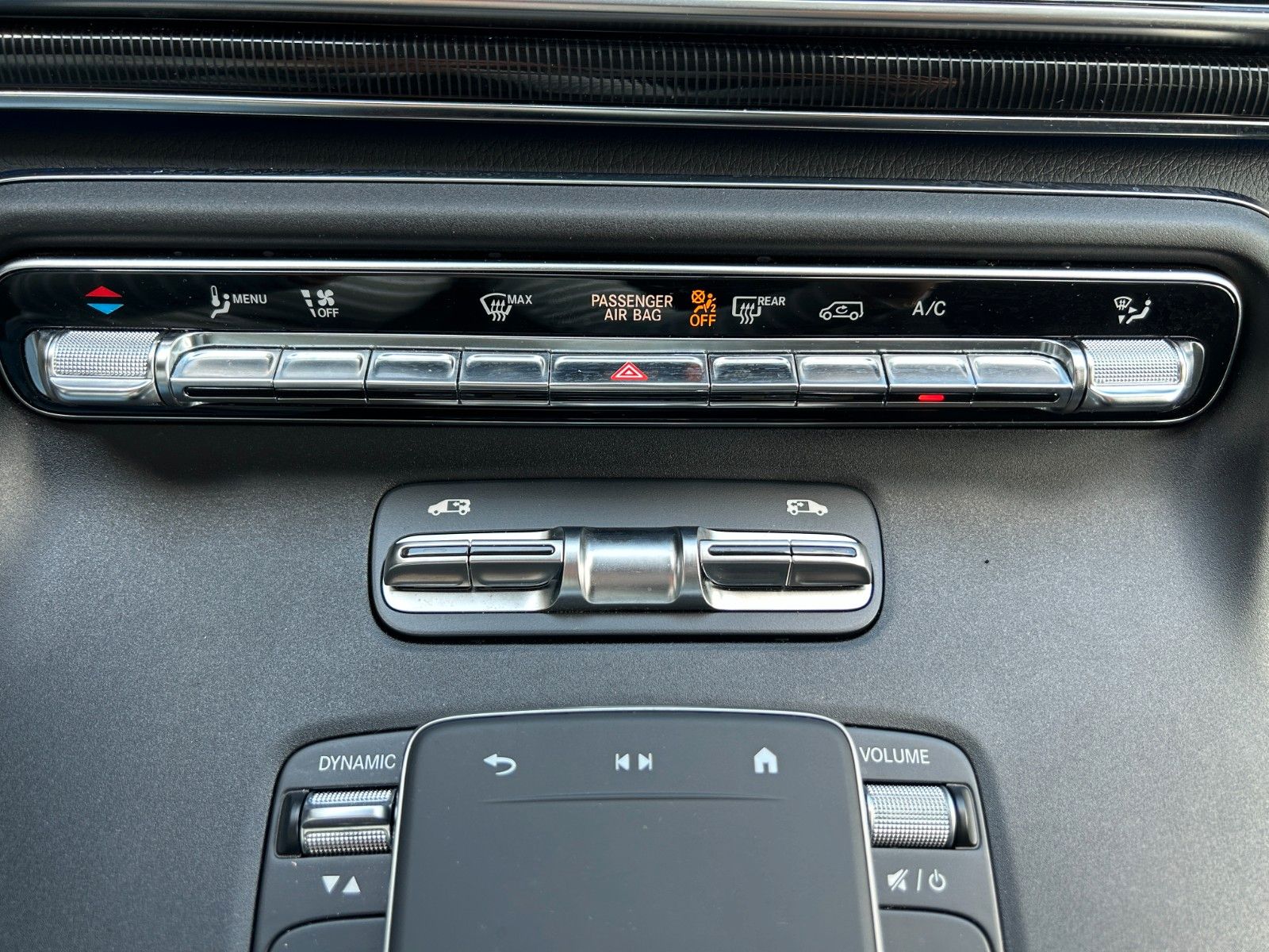 Fahrzeugabbildung Mercedes-Benz V 220 d STYLE AHK2,5to DISTRONIC 360 MULTIBEAM