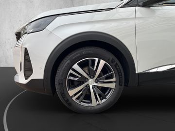 Peugeot 3008 Allure Pack PT 130 Navi+SHZ+RFK+Carplay+LM