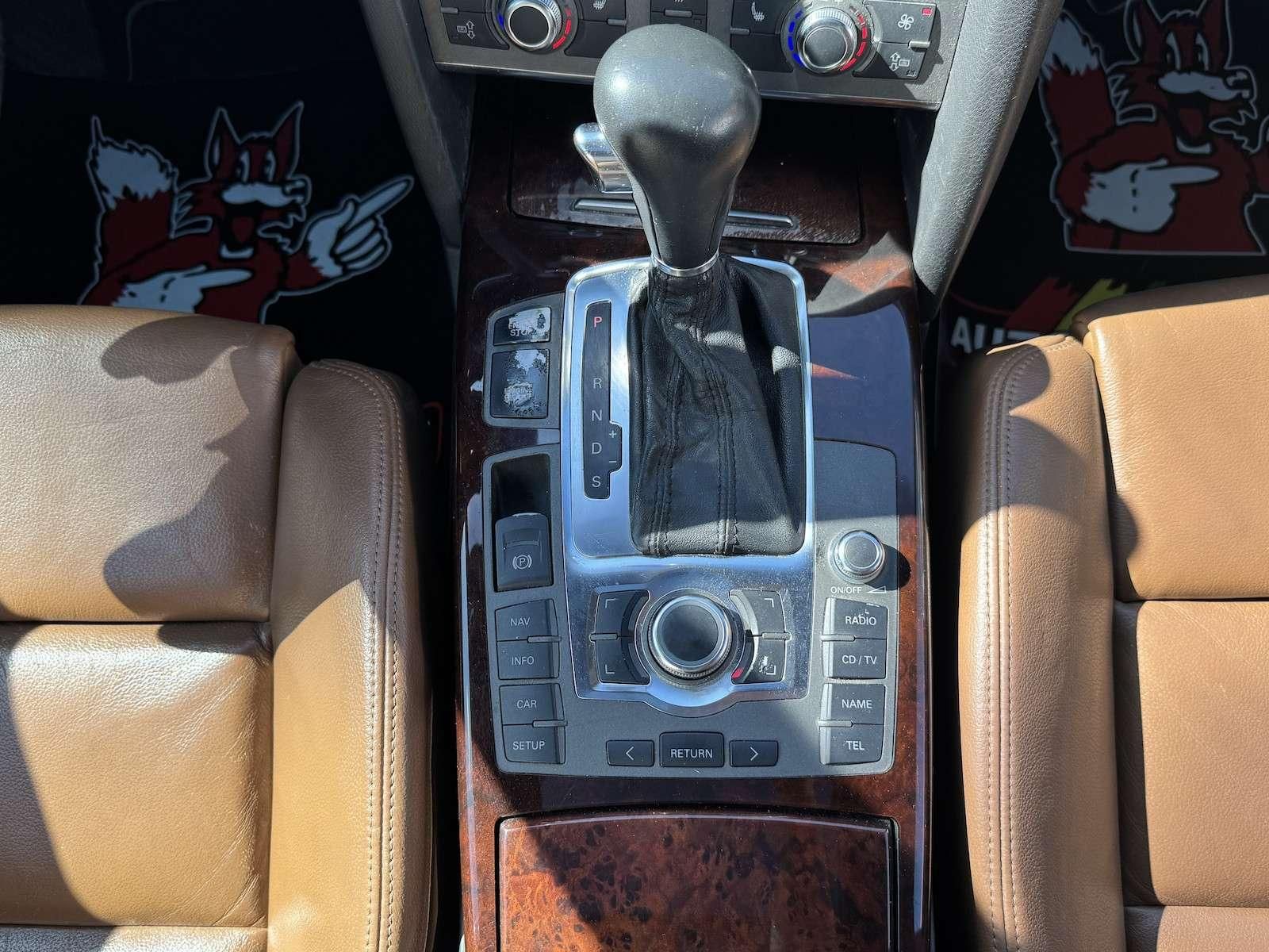 Fahrzeugabbildung Audi A6 3.2 FSI S-Line/Navi/Leder/S-Dach/Standheiz...