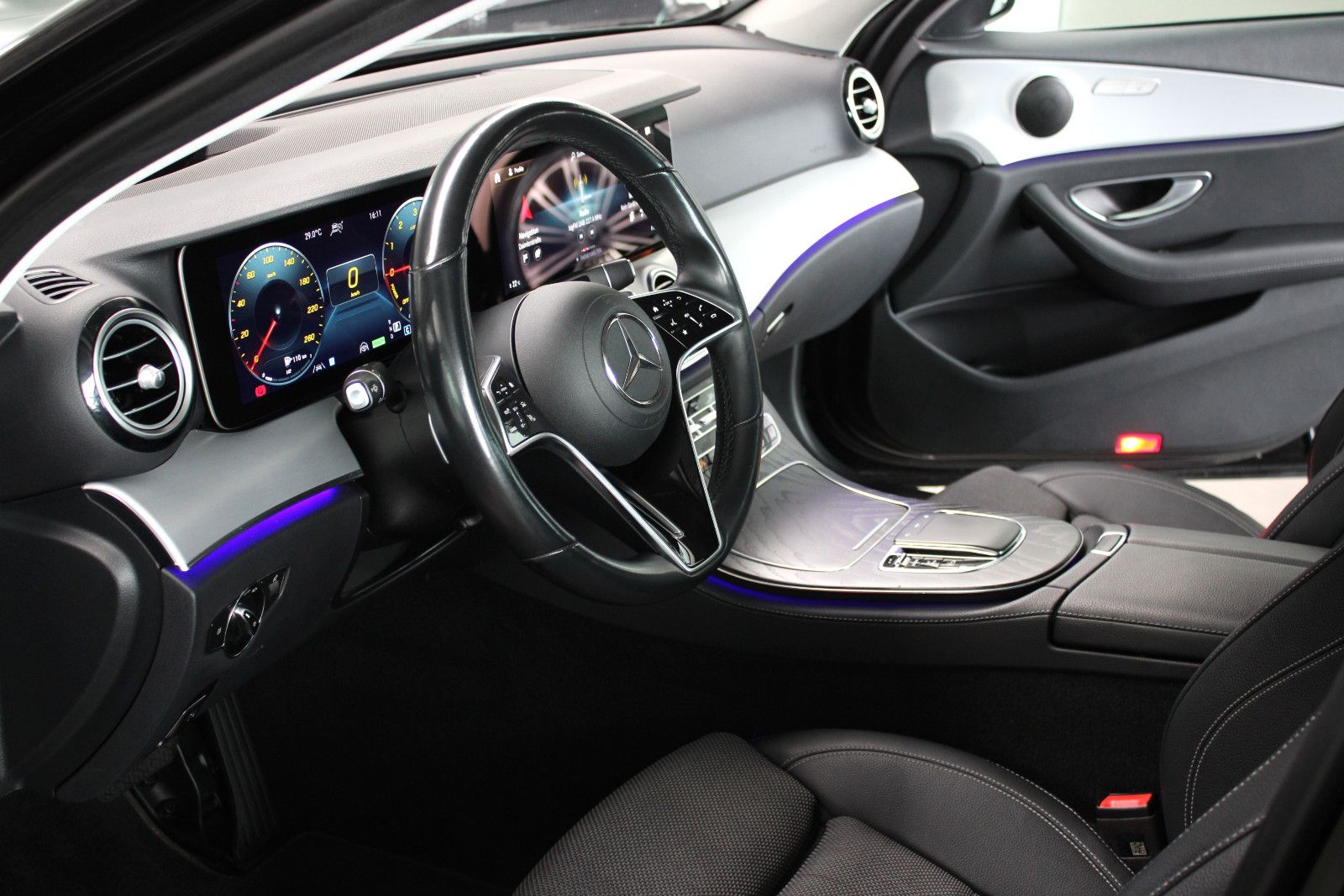Mercedes-Benz E 300DE AVANTGARDE #MBUX #HIFI #WIDE #LED #8FACH imagem 2