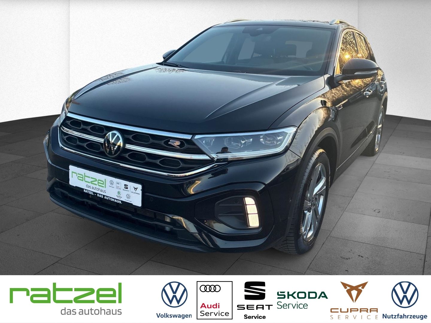 Fahrzeugabbildung Volkswagen T-Roc R-Line 1.5 TSI DSG Digitales Cockpit LED A