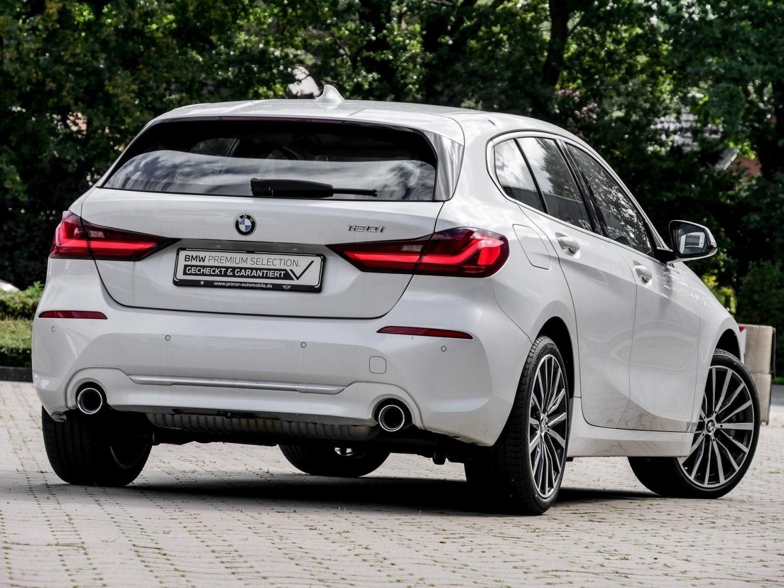 BMW 120i HUD PANO AHK NAVI LED PDC V+H DAB Tempomat