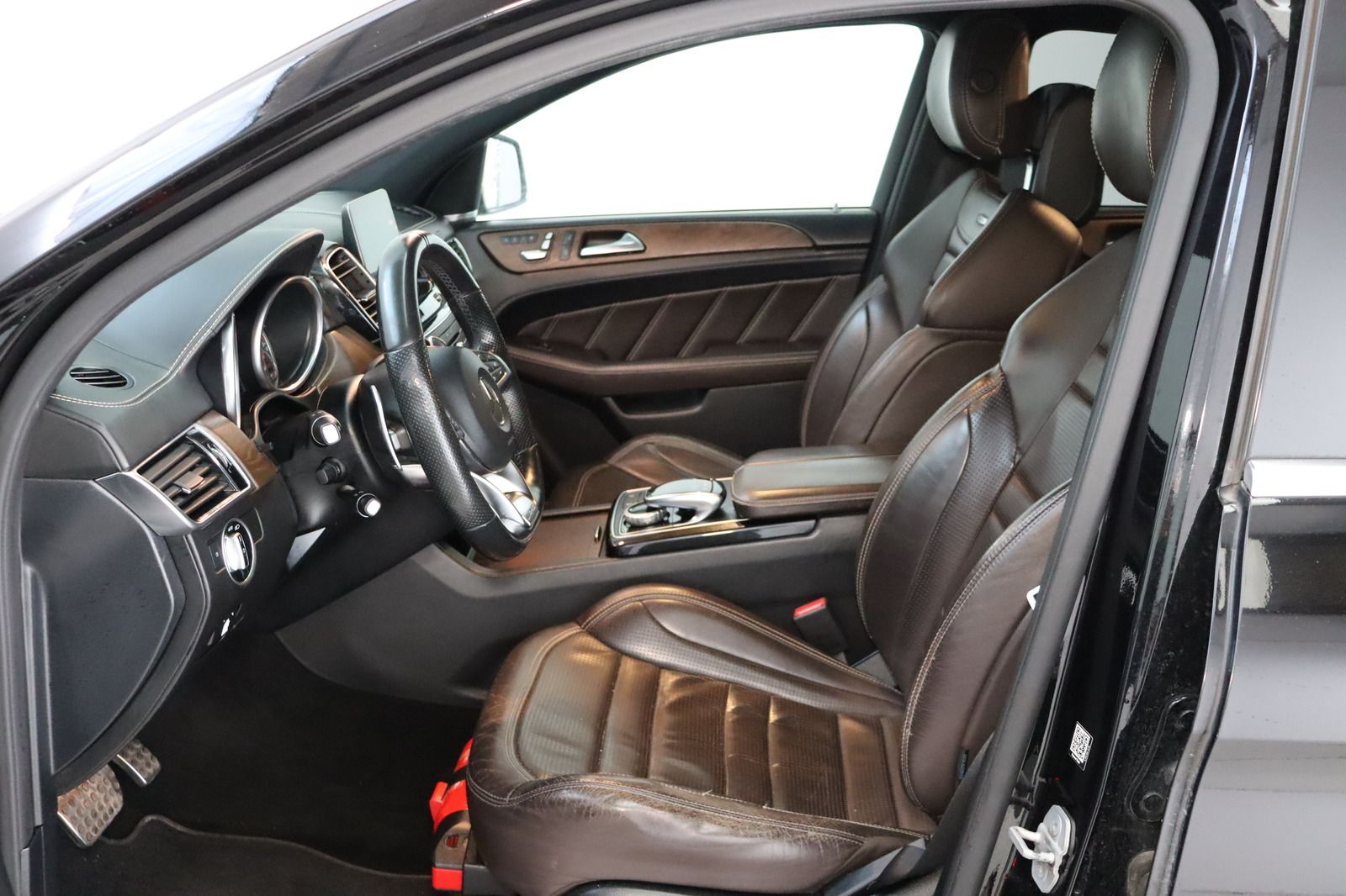 Fahrzeugabbildung Mercedes-Benz GLE 63 AMG * Fond * Offroad * DIS+ * LED HU 03.2