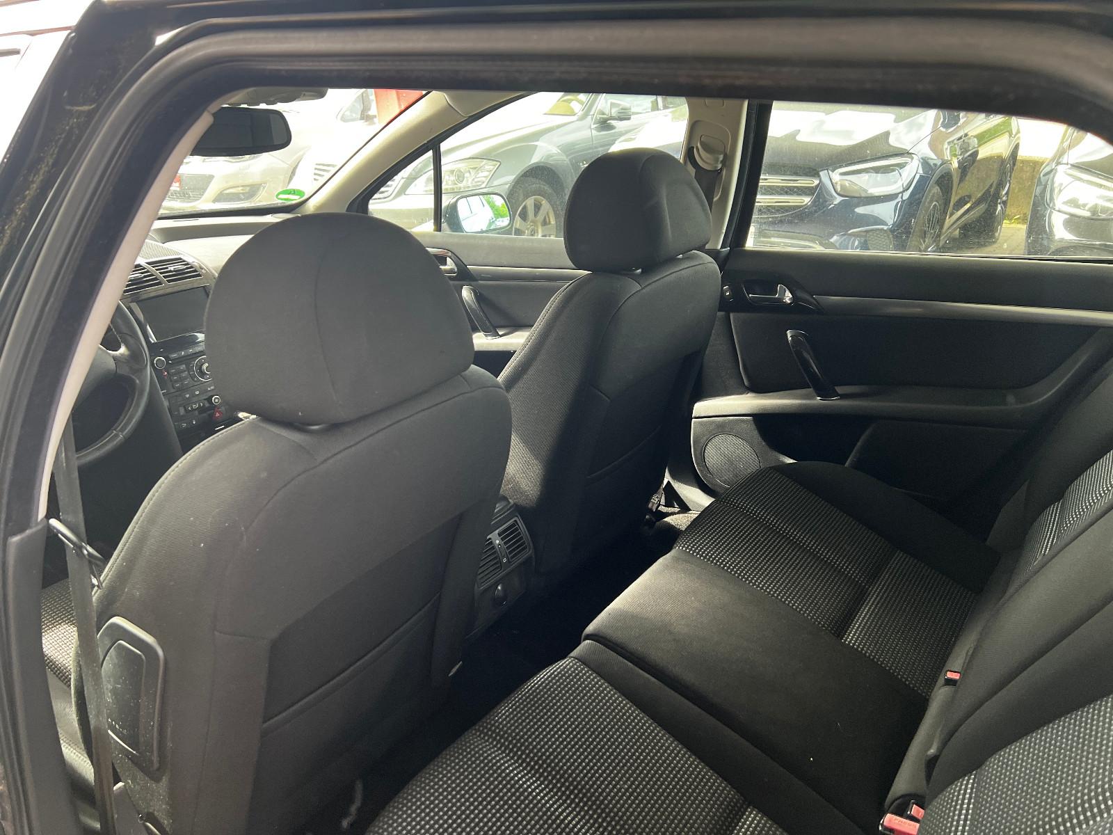 Peugeot 407 2010 — photo 8