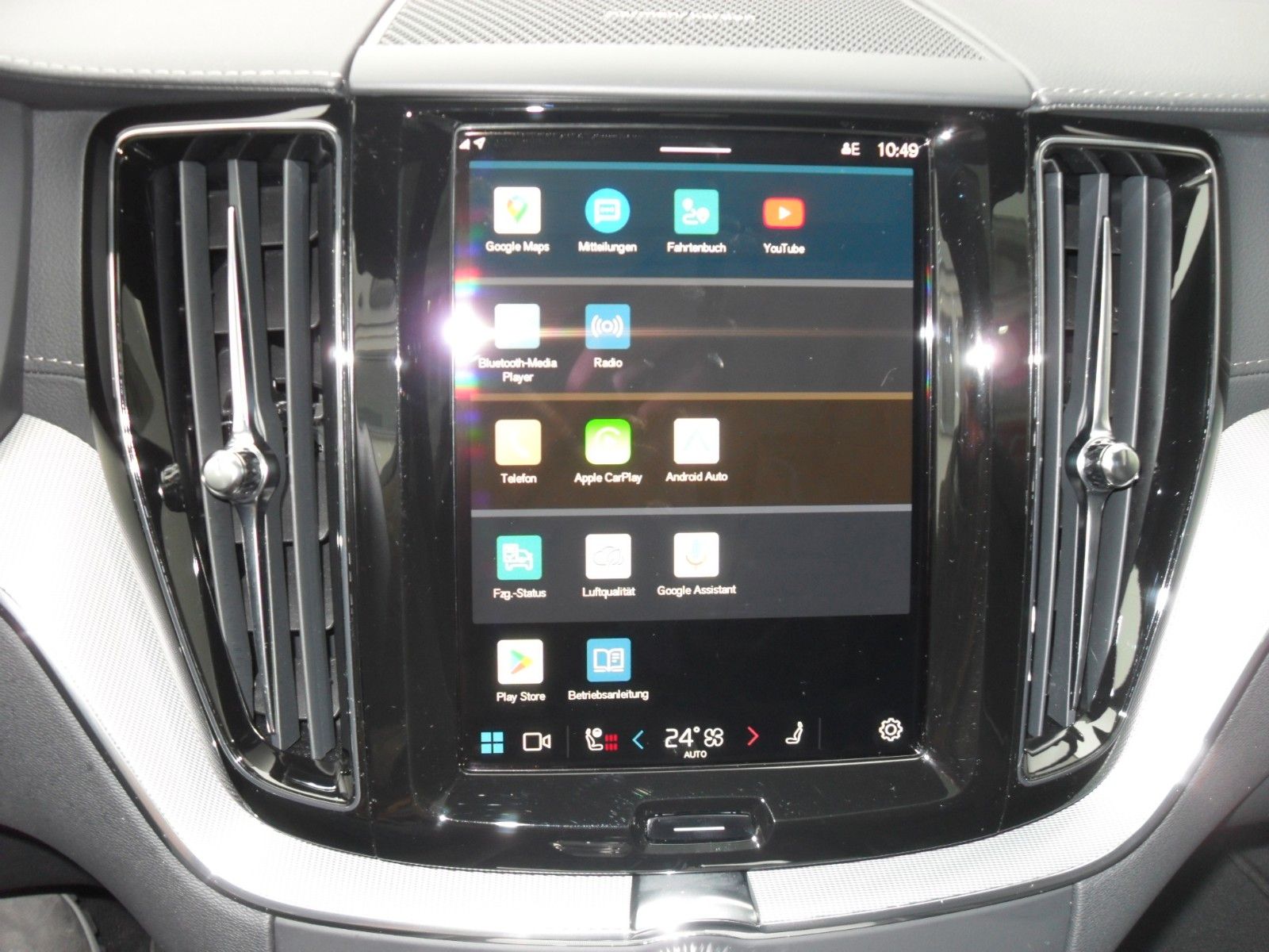 Fahrzeugabbildung Volvo XC 60 B5 Ultra Black Edition AWD |