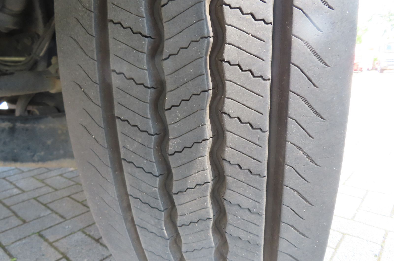 Fahrzeugabbildung MAN TGX 26.500 6x2 - Baustoff - HIAB Kran