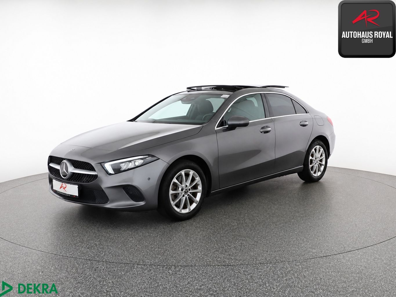 Mercedes-Benz A 250 e Limousine PANO KEYLESS KAMERA DISTRO AHK