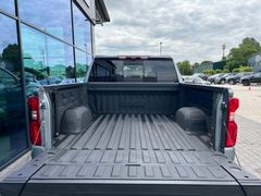 Fahrzeugabbildung Chevrolet Silverado High Country 6.2 V8 Black-Package Voll