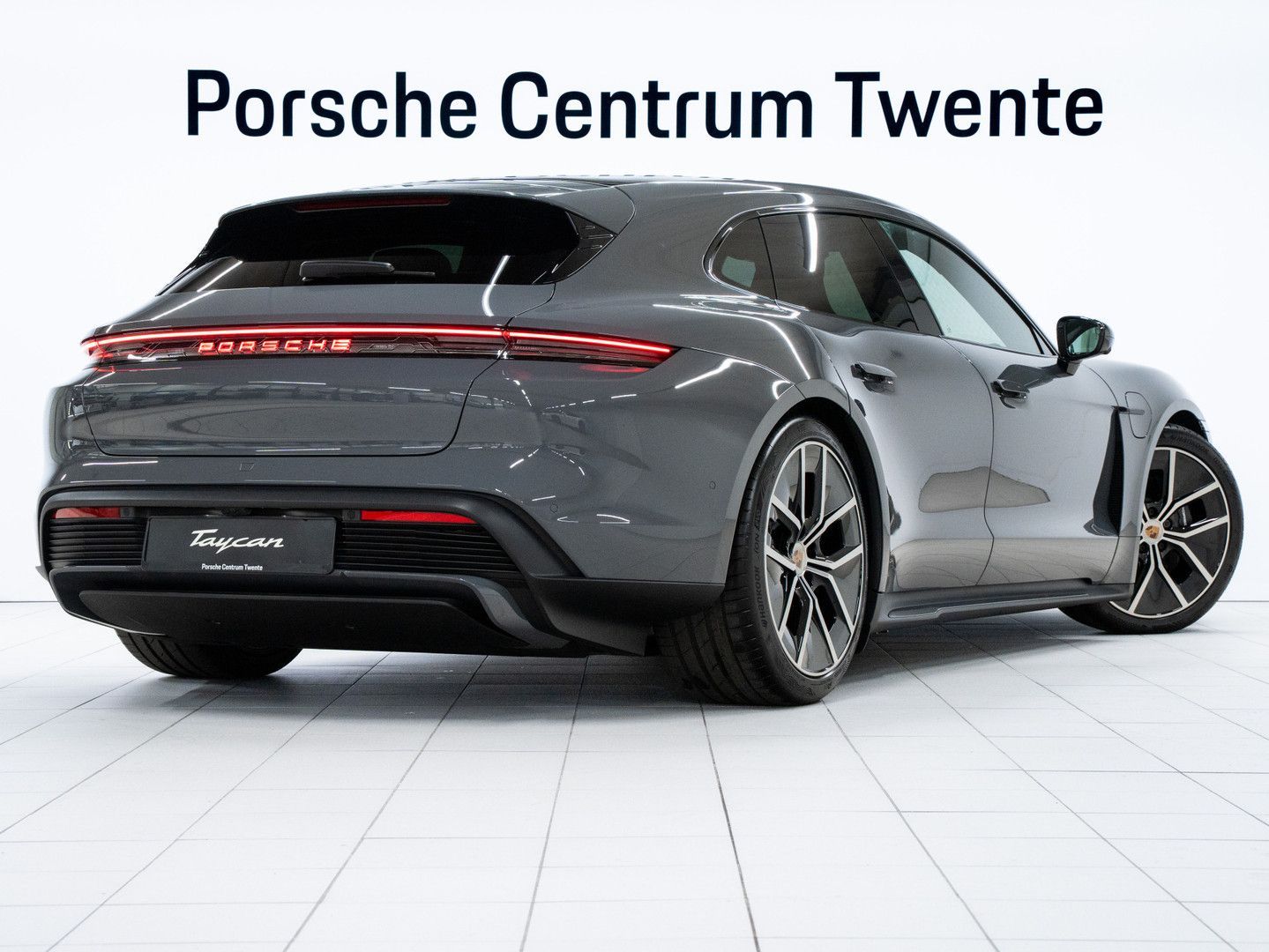 Porsche Taycan Sport Turismo Black Edition imagem 3