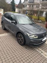 Volkswagen Tiguan 1.5 TSI UNITED DSG ACC - Volkswagen Tiguan UNITED mit Benzin-Antrieb
