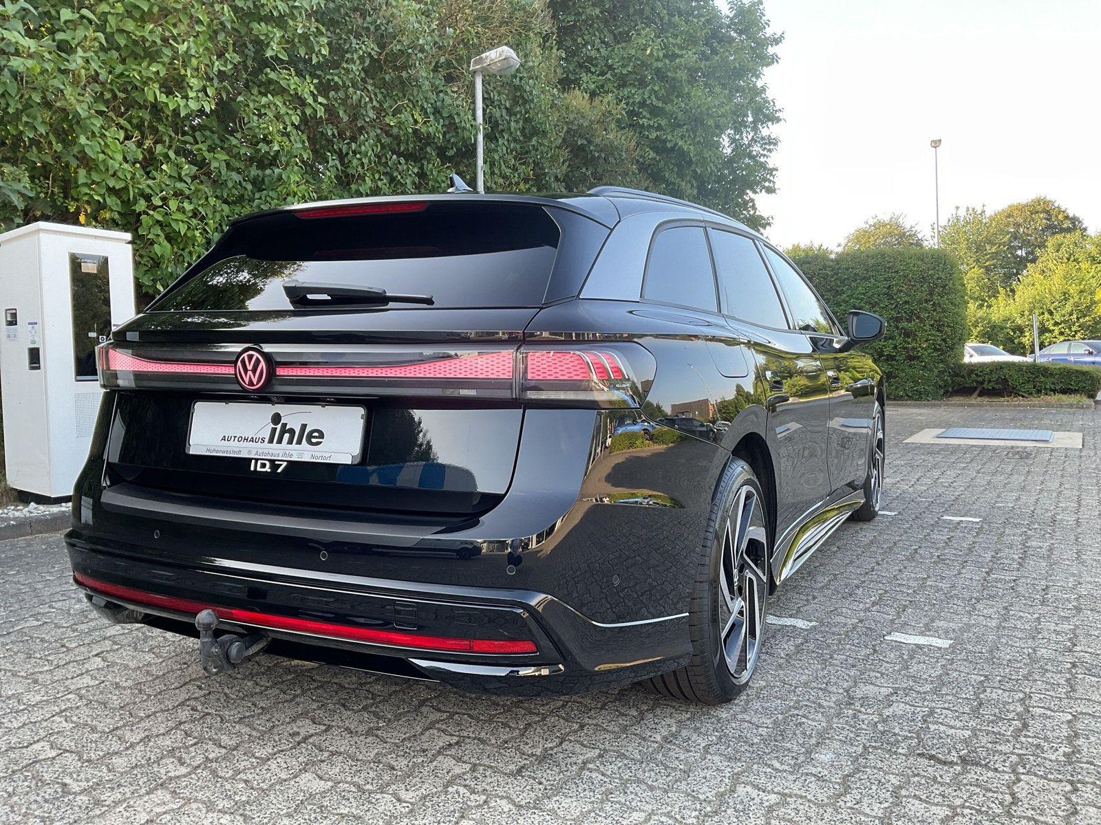 Volkswagen ID.7 Tourer Pro AHK Navi ACC IQLight EasyOpen
