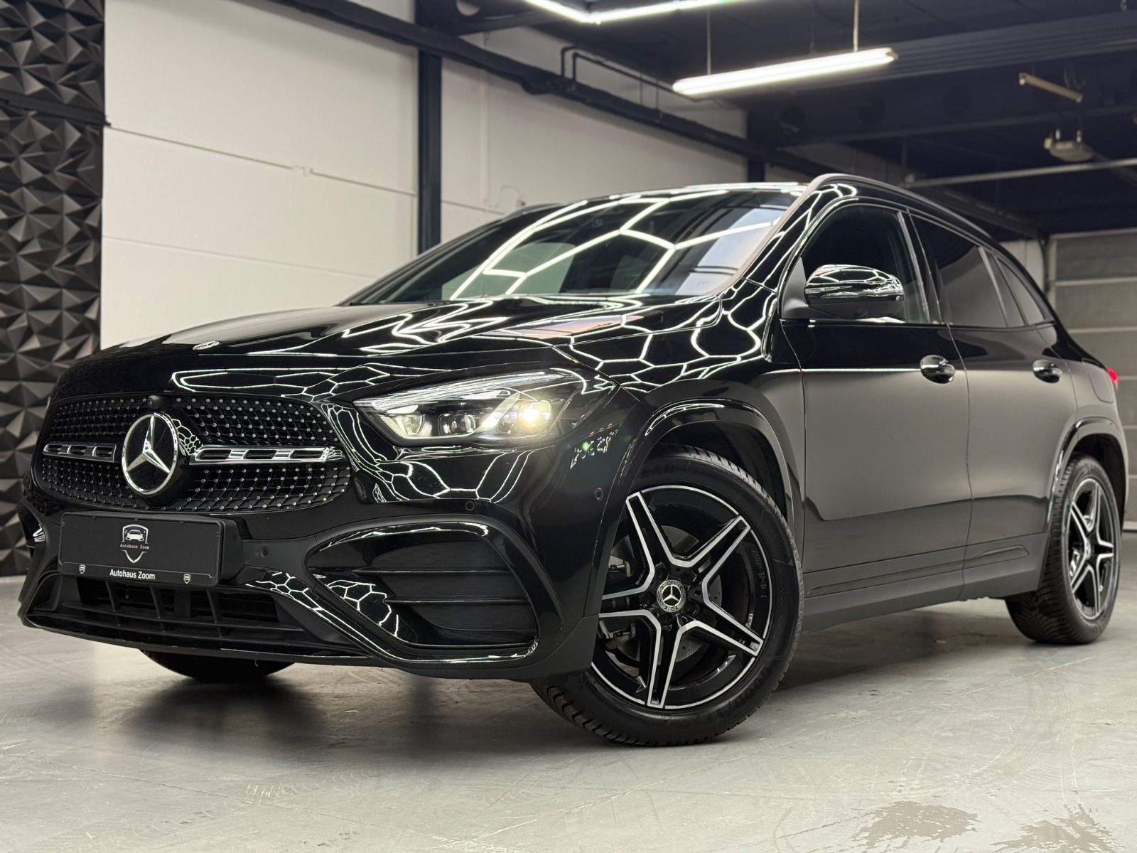 MERCEDES-BENZ GLA 200 AMG NIGHT*PANO*360°*MULTIBEAM*ACC