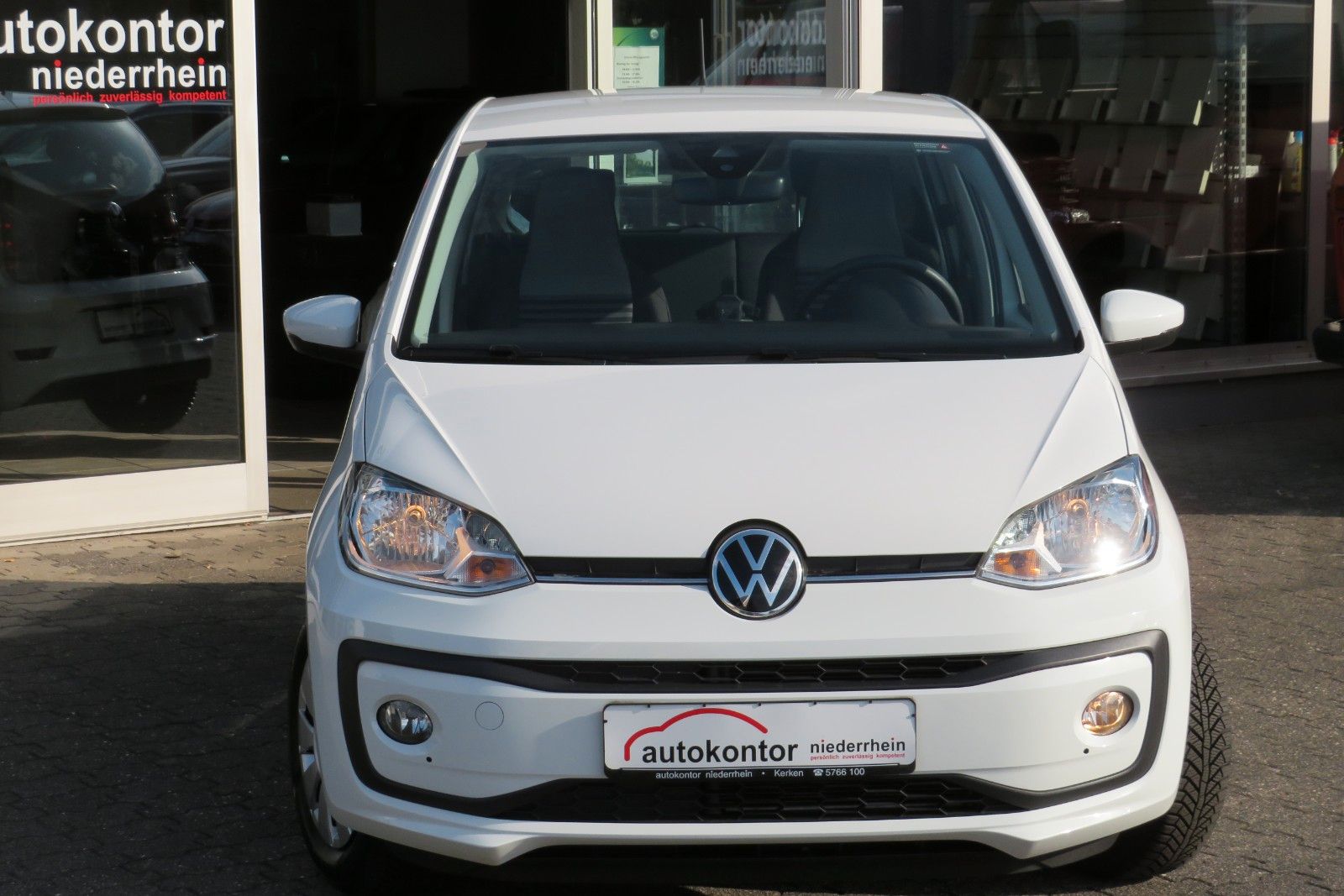 Fahrzeugabbildung Volkswagen up!  SITZHEIZUNG KLIMA 4-TÜREN NEBEL GJ 1.H