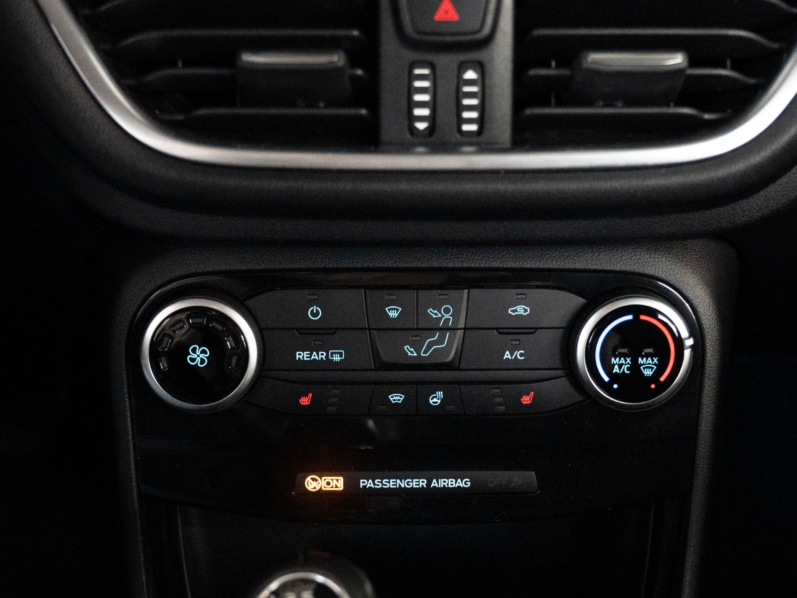 Fahrzeugabbildung Ford Puma Titanium WINTER-P/KAMERA/LED/NAVI/DAB