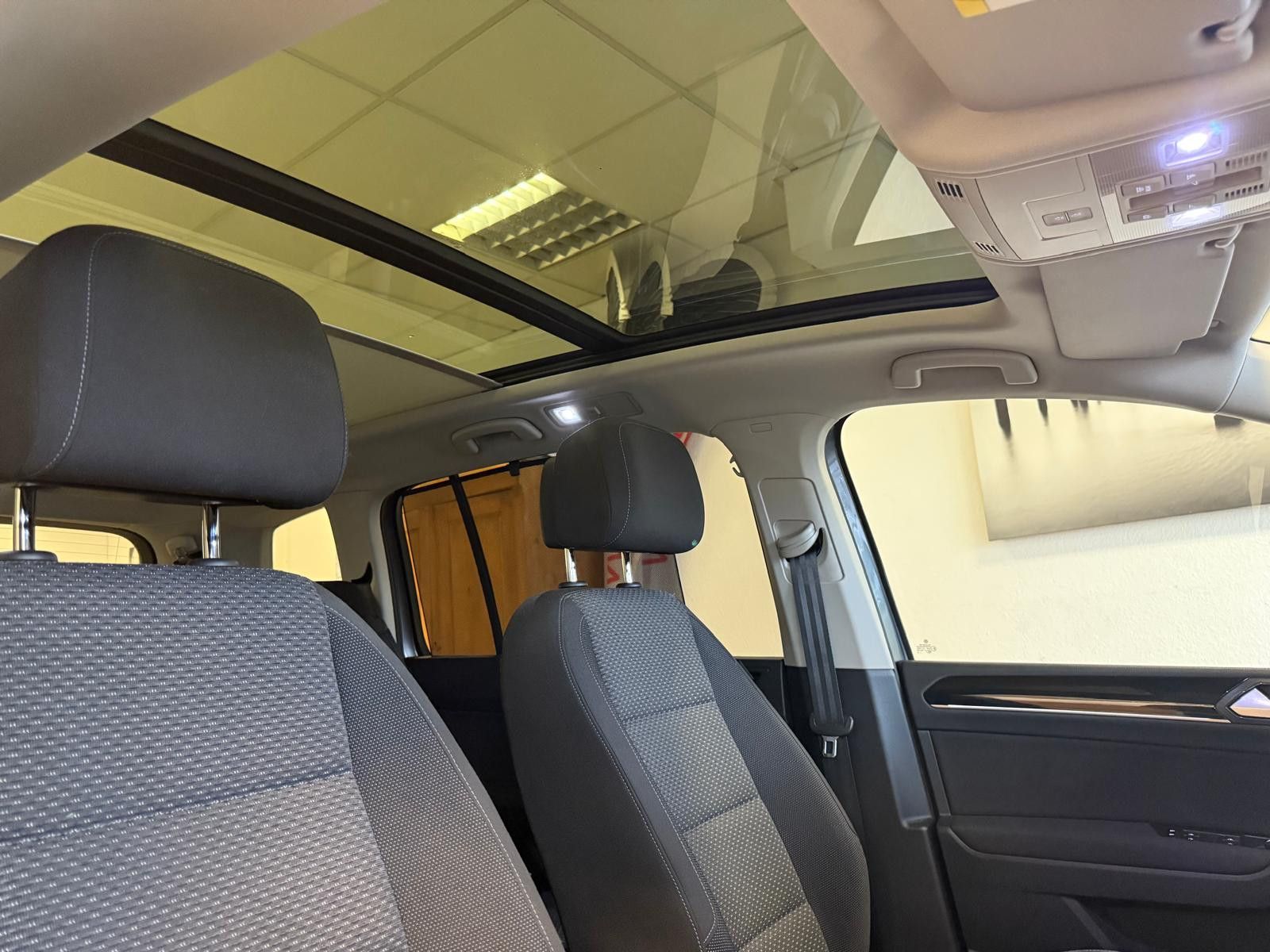 Fahrzeugabbildung Volkswagen Touran Comfortline BMT 7.SITZER/ SCHECKHEFT/ AHK