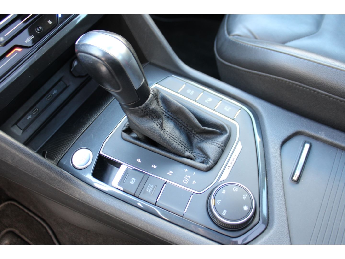 Fahrzeugabbildung SEAT Tarraco Xcellence 4Drive Pano LED ACC AHK StHZg