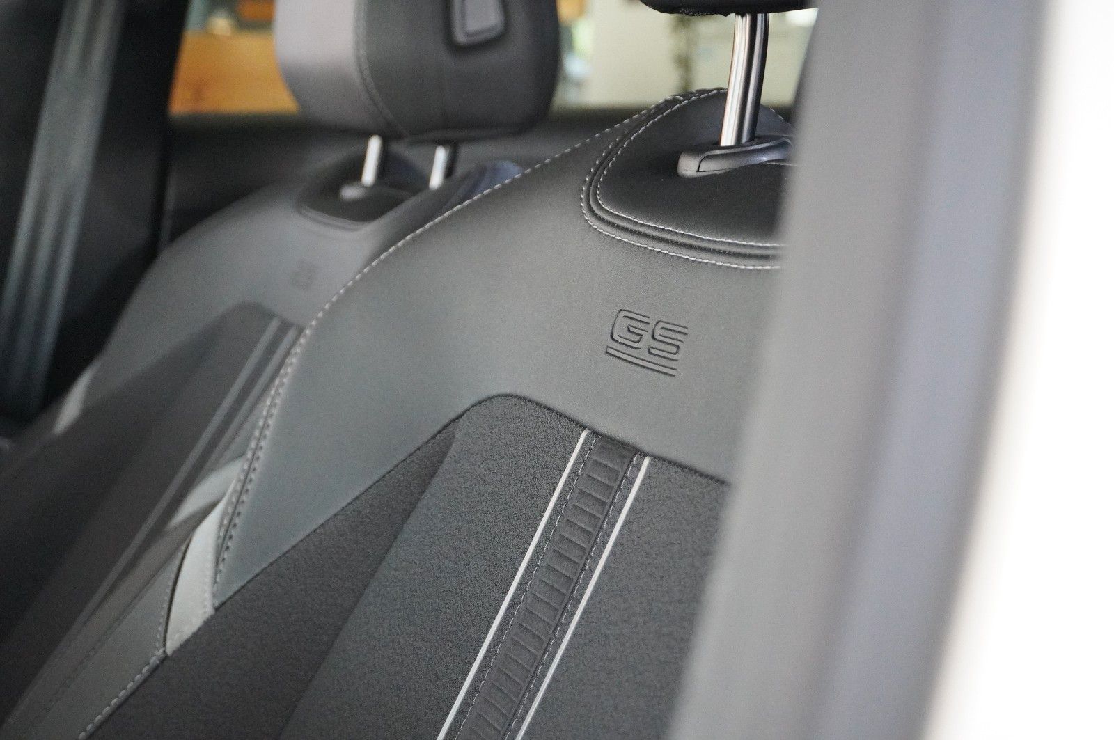 Fahrzeugabbildung Opel Astra L ST 1.2T GS SPORT NAVI/LED/360°/SPORT/DAB