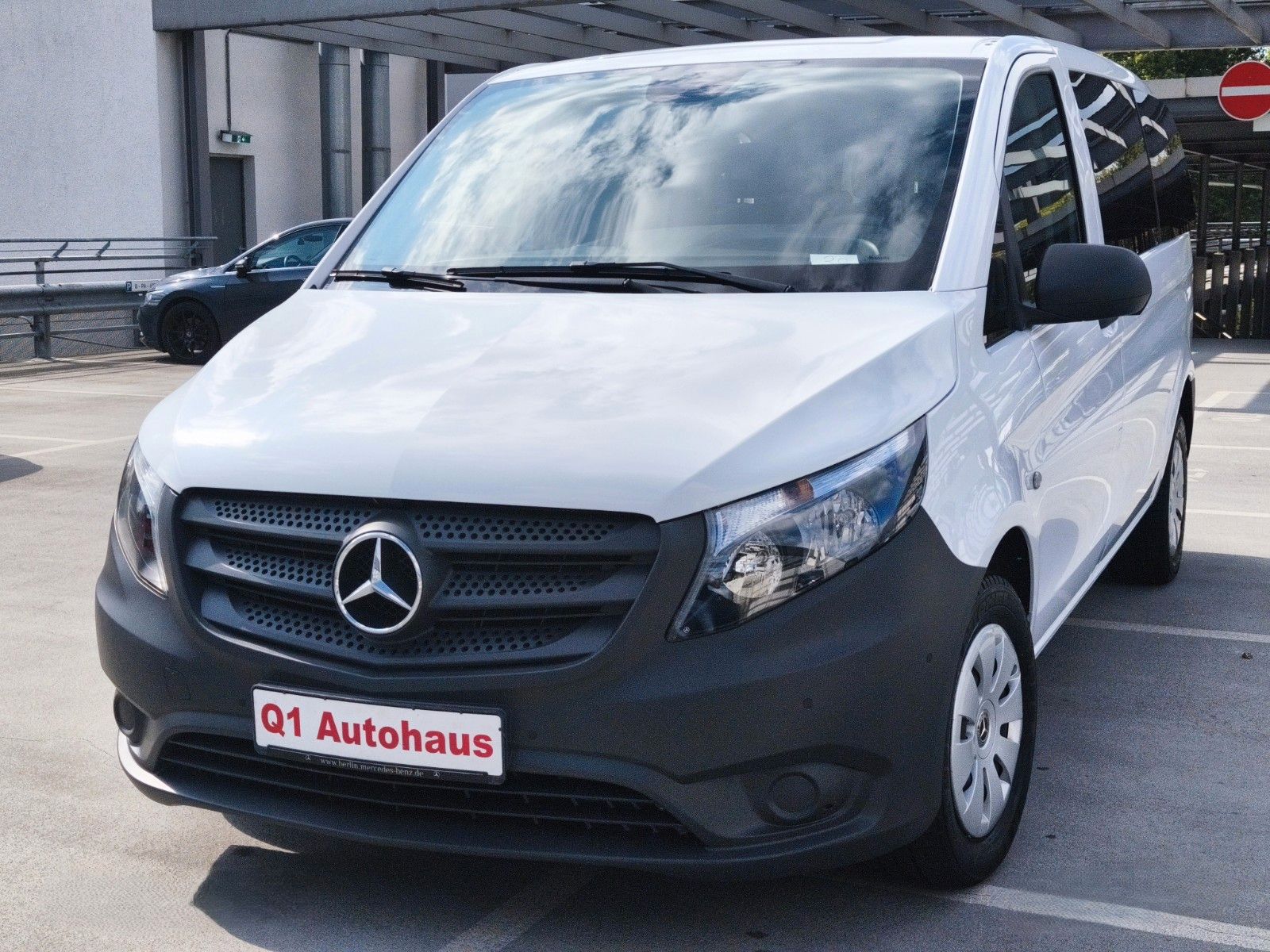 Mercedes-Benz Vito Tourer PRO kompakt 9G/RFK/SH/DAB/AHK/5SITZE