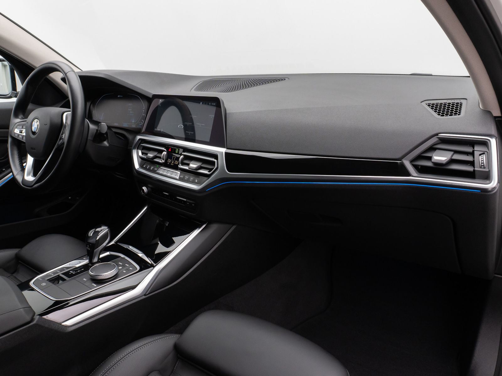 Fahrzeugabbildung BMW 330e xD Sport Line Kamera DAB Stop&Go Alarm LED