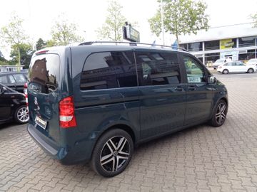 Mercedes V 220 - 6