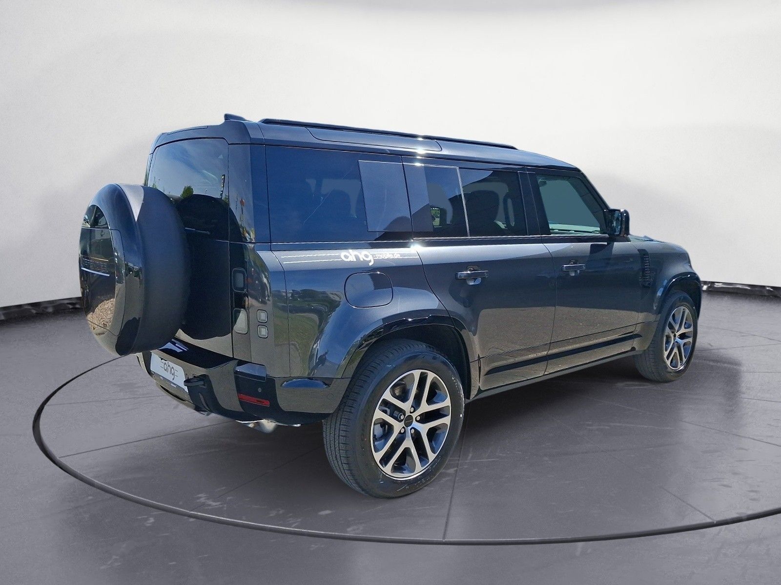 Land Rover Defender 110 P300e Dynamic SE AHK HUD PluginHybr imagem 2