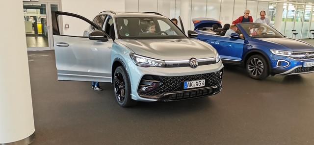 Volkswagen Tiguan 2.0 TDI R-Line 4M BLACK PANO IQ NAV AHK