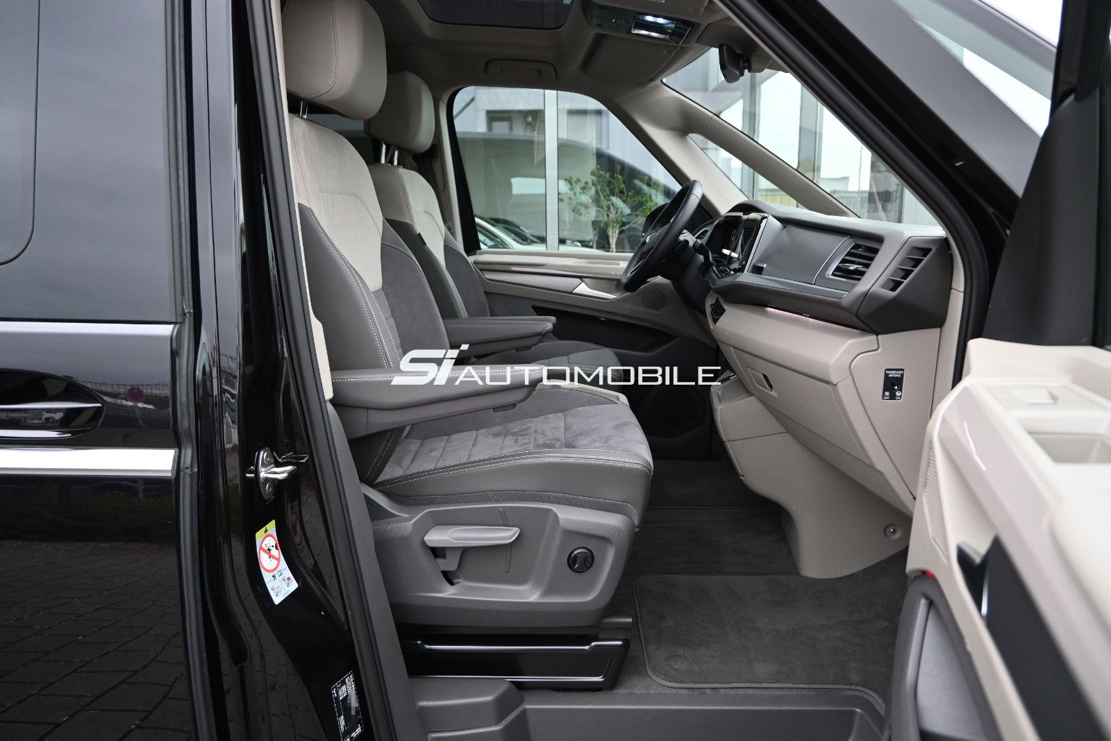 Fahrzeugabbildung Volkswagen T7 Multivan 2.0 TDI DSG LÜ Lang Style °DCC°AHK°