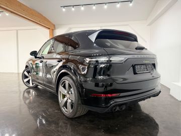 Porsche Cayenne - 3