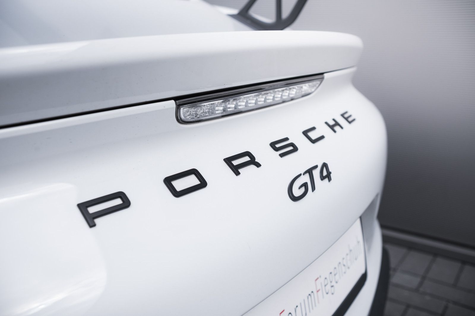 Fahrzeugabbildung Porsche Cayman GT4-Sport-Chrono-Approved-PCM