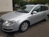 Volkswagen Passat 2.0 TDI DPF DSG 125kW Highline Navi Sitzh - Volkswagen Passat: 125kw