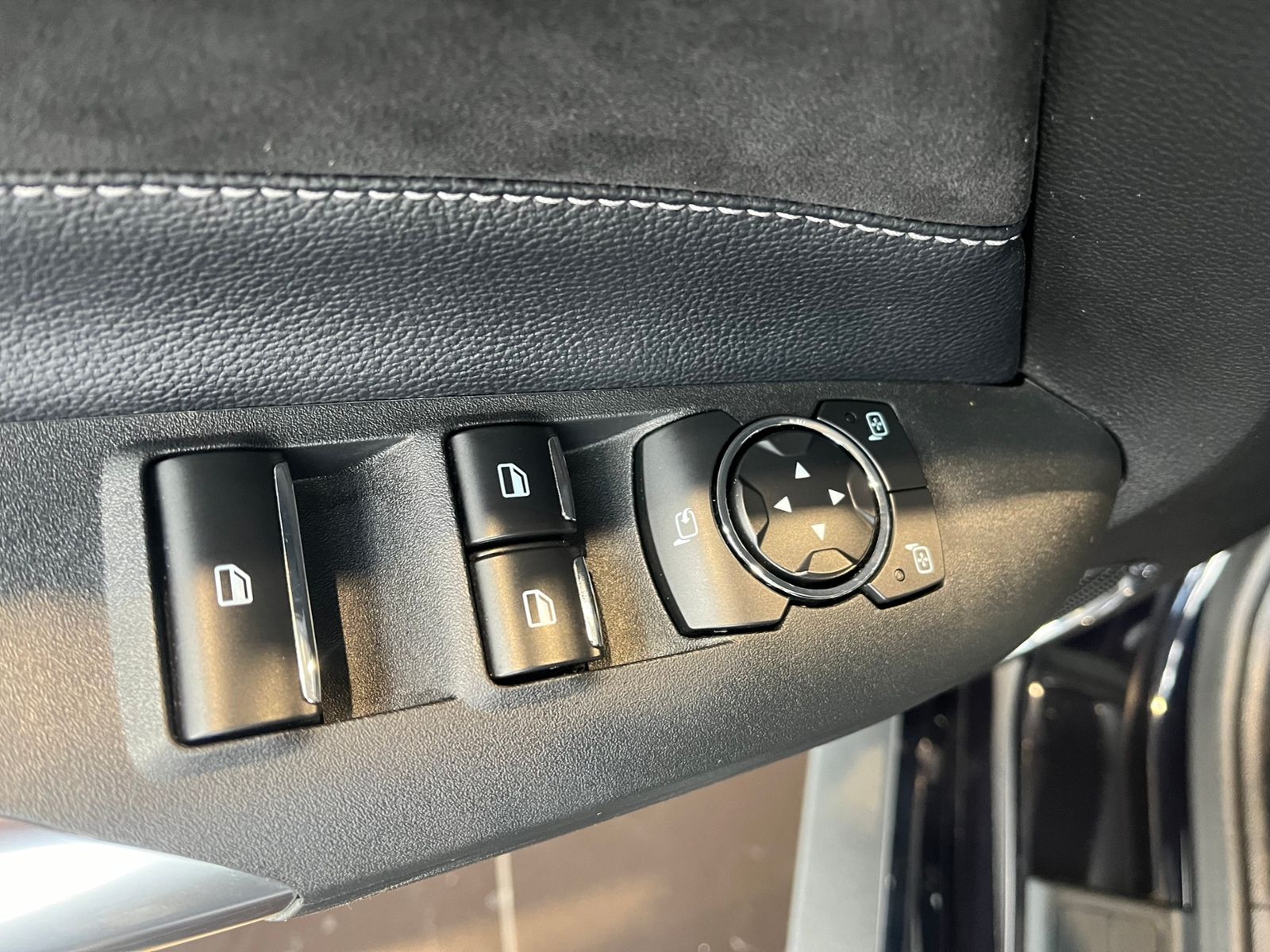 Fahrzeugabbildung Ford Mustang GT Convertible LED NAVI LEDER ALU