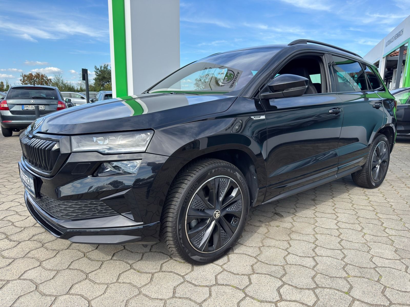 Fahrzeugabbildung SKODA Karoq Sportline 1.5TSI DSG*RFK*SideAss*AHK*eHeck