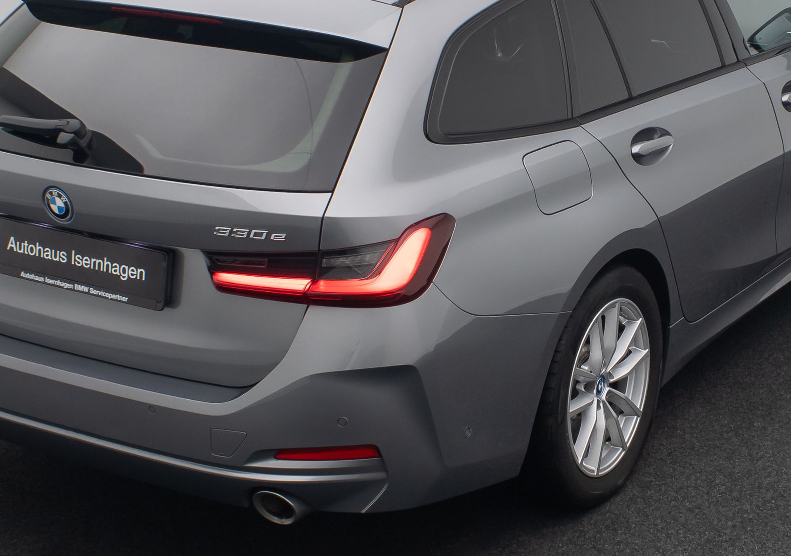 Fahrzeugabbildung BMW 330e Stop&Go Kamera DAB Komfort Leder Sport