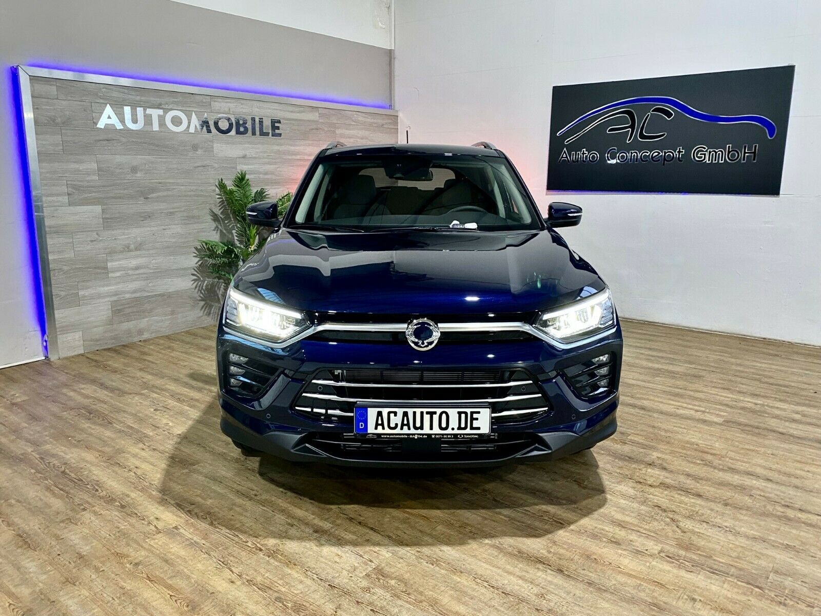 Fahrzeugabbildung Ssangyong Korando **SONDERMODELL RUBY**ASSISTENZSYSTEME**