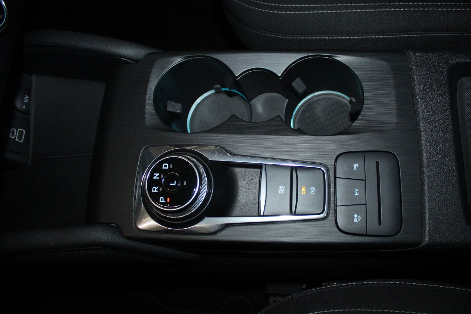 Fahrzeugabbildung Ford Kuga PHEV Aut. Titanium AHK NAVI WinterPaket