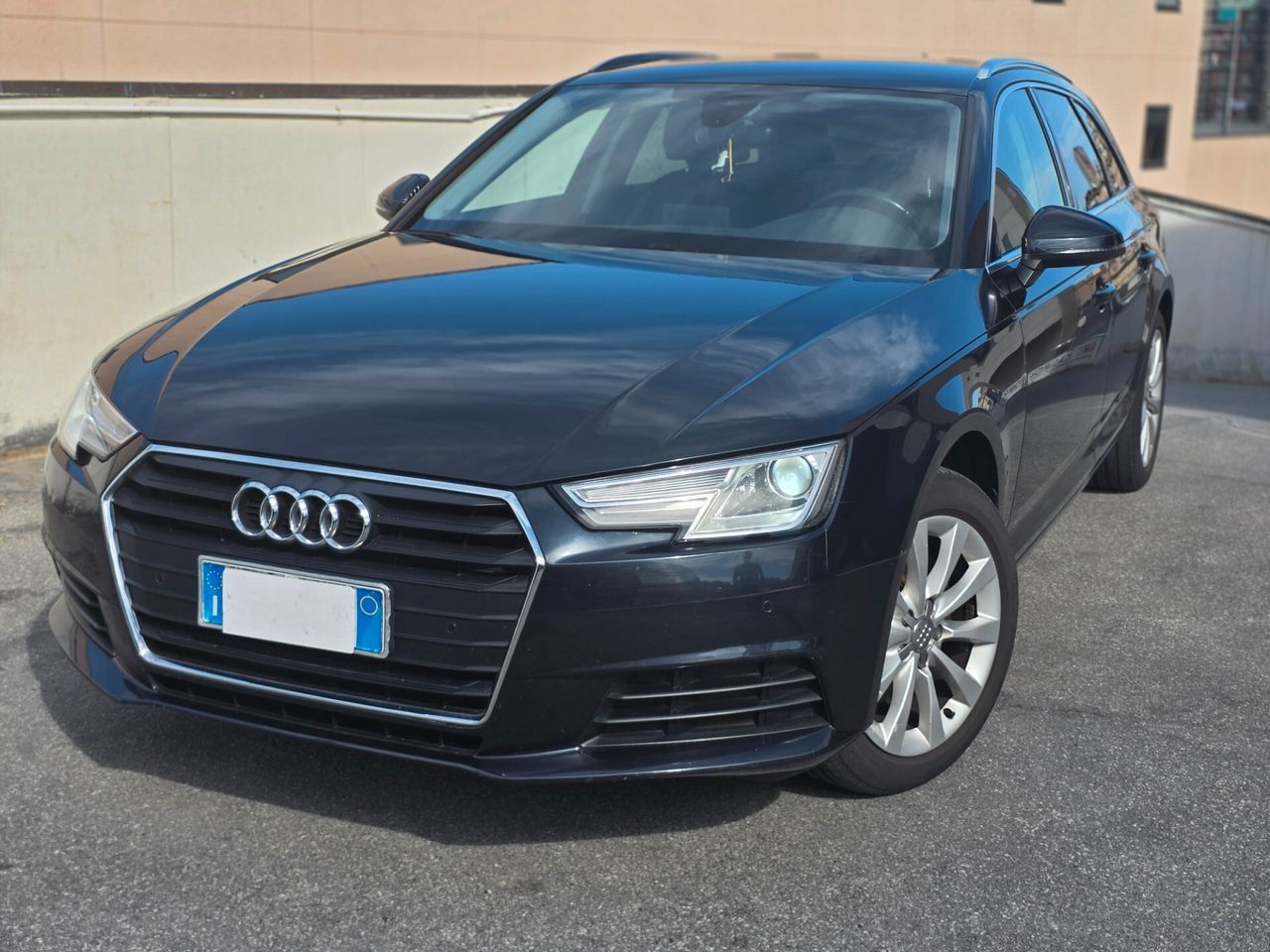 Audi A4 - 1