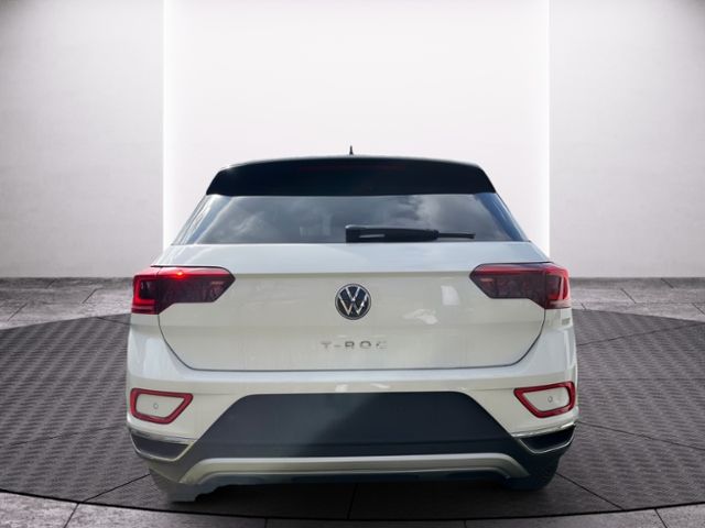Fahrzeugabbildung Volkswagen T-Roc 1.0 TSI 81kW 6-Gang 4 Türen